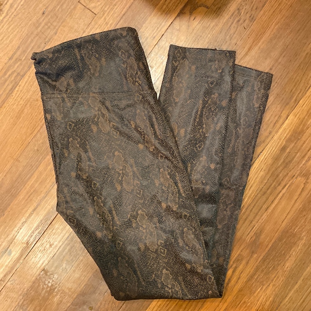 21 Saints size Medium faux leather leggings